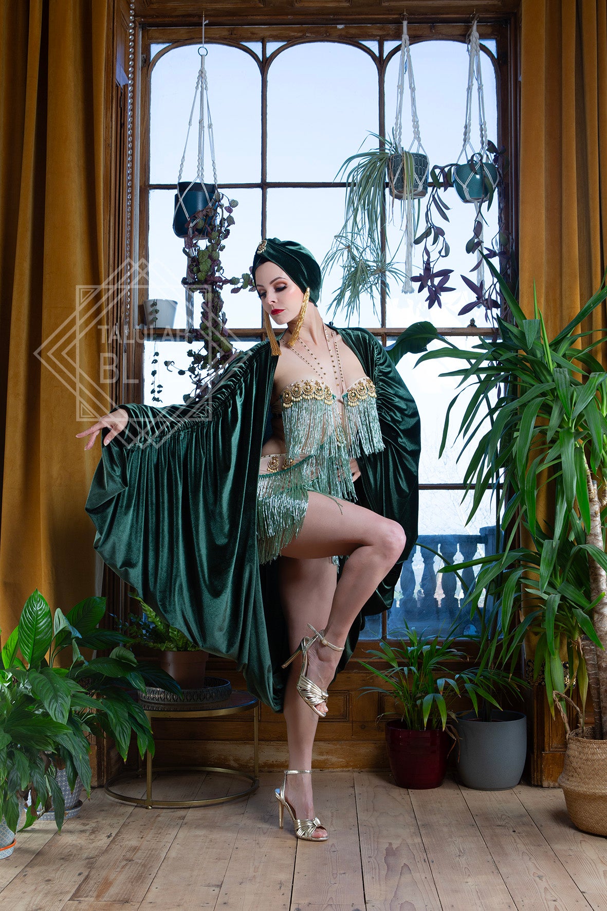 green shrug flapper dress for that roaring twenties outfit, peaky blinders great gatsby dress, fancy dress shop, burlesque costume, 1920's dress