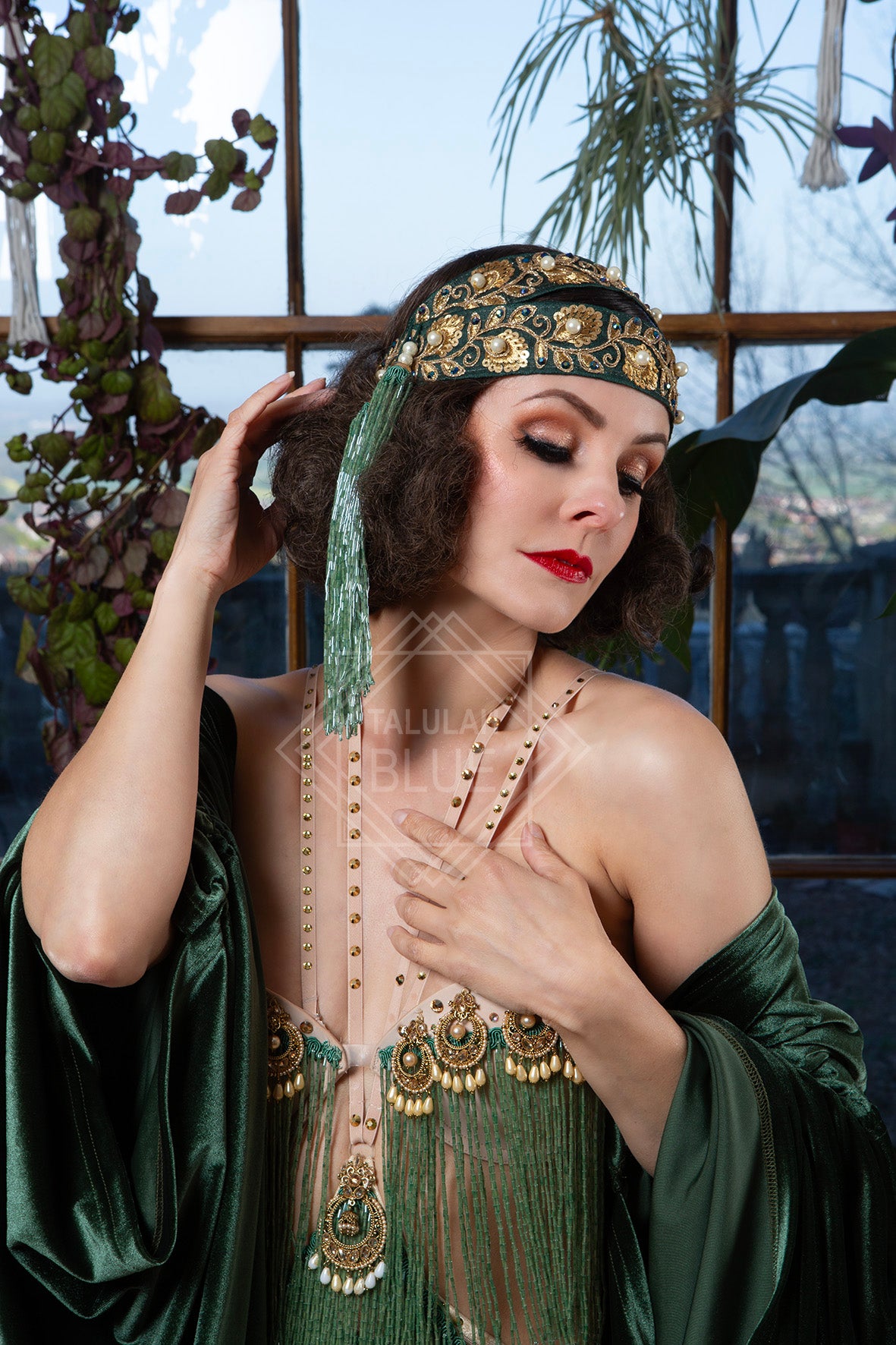 green shrug flapper dress for that roaring twenties outfit, peaky blinders great gatsby dress, fancy dress shop, burlesque costume, 1920's dress