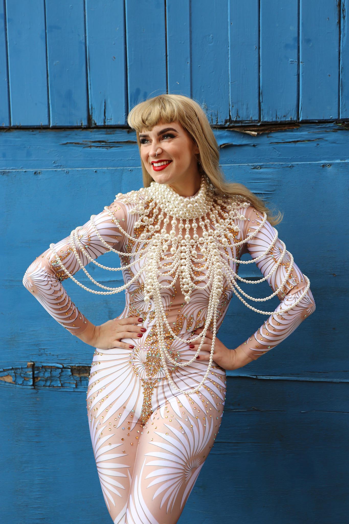 pearl necklace burlesque costume 1920's outfit, great gatsby vintage fashion, art deco costume